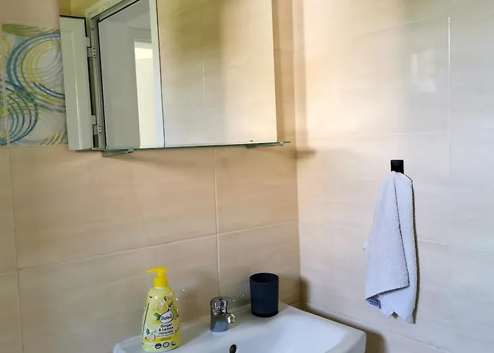 Spacious&cousy 3 Bedroom アパート *