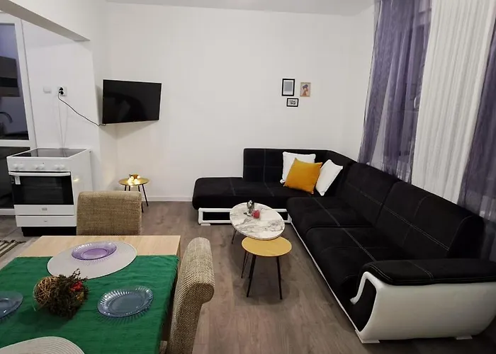 Spacious&cousy 3 Bedroom アパート *