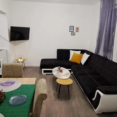 Spacious&cousy 3 Bedroom شقة *