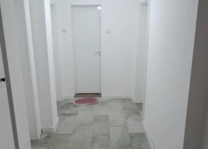 Spacious&cousy 3 Bedroom Apartment *